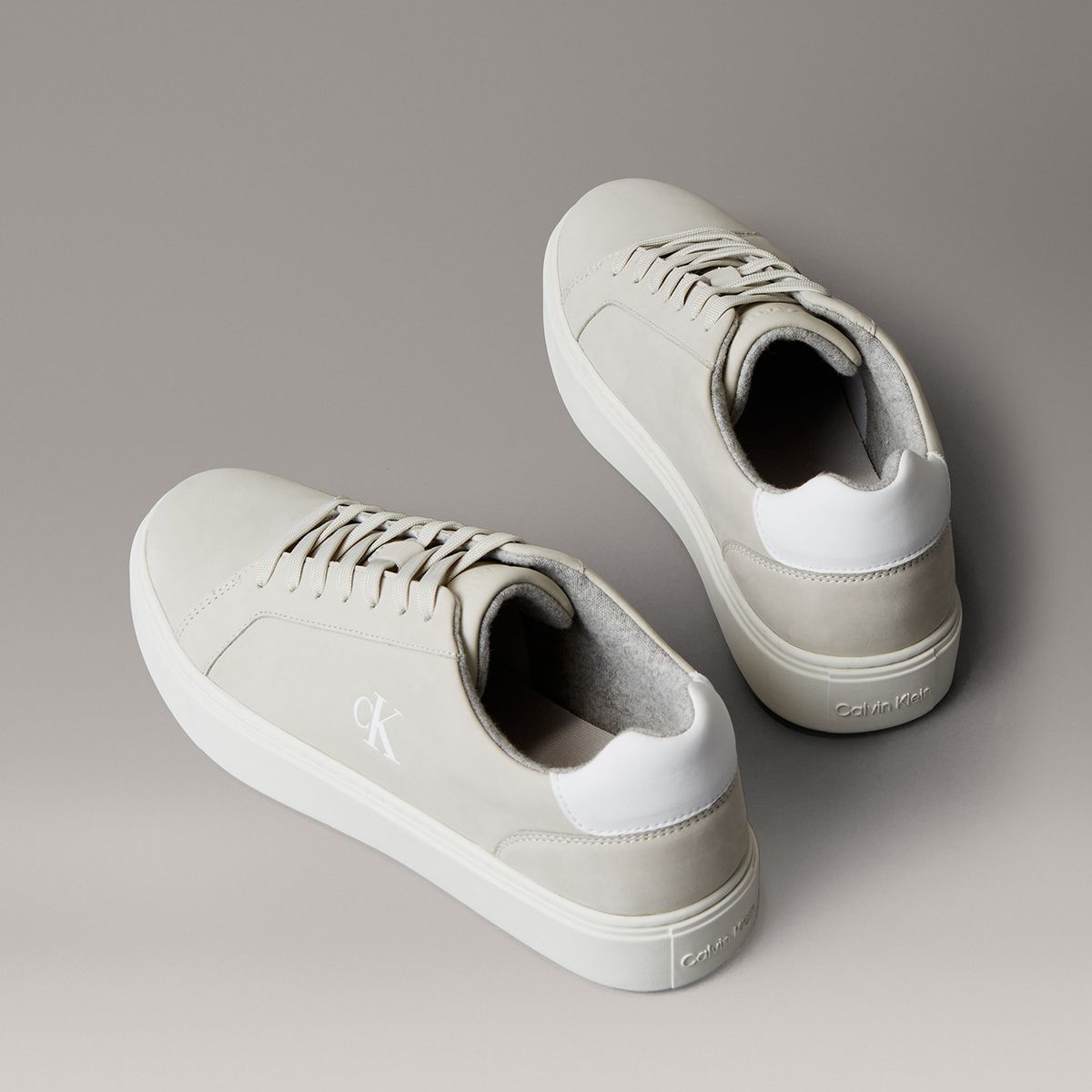 CALVIN KLEIN - Zapatillas Clásicas con Suela Gruesa Beige Calvin Klein