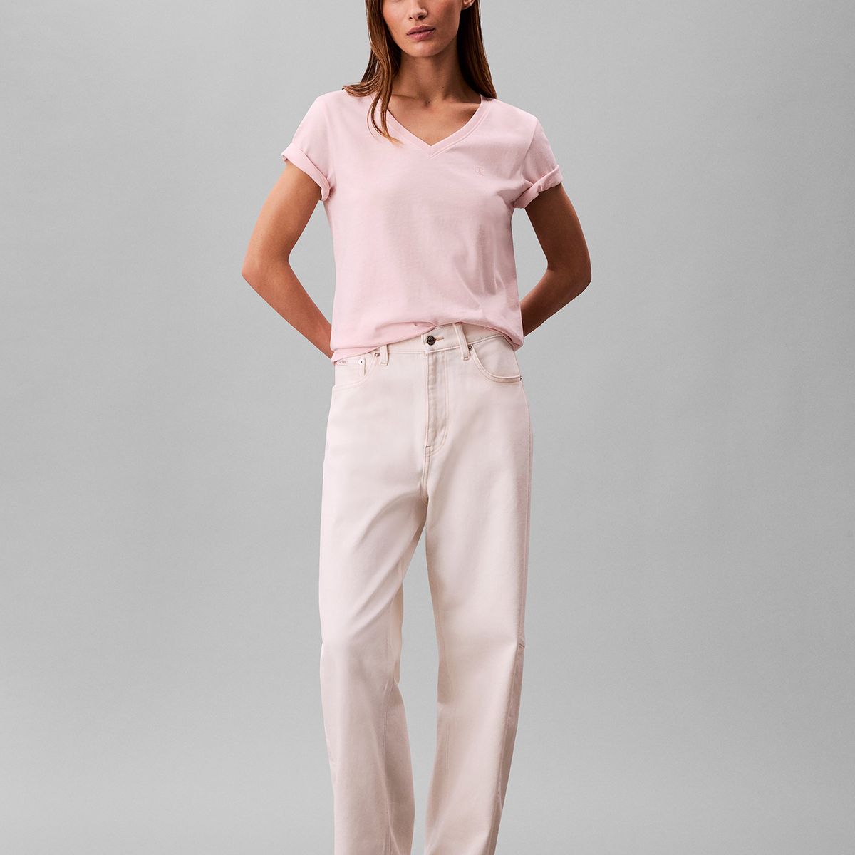 CALVIN KLEIN - Polera con Cuello en V y Logo Archive Rosado Calvin Klein