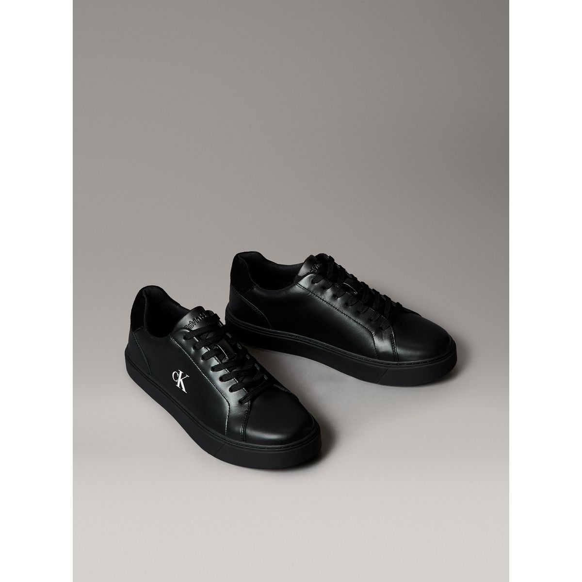 CALVIN KLEIN - Zapatillas Classic en Cuero Negro Calvin Klein