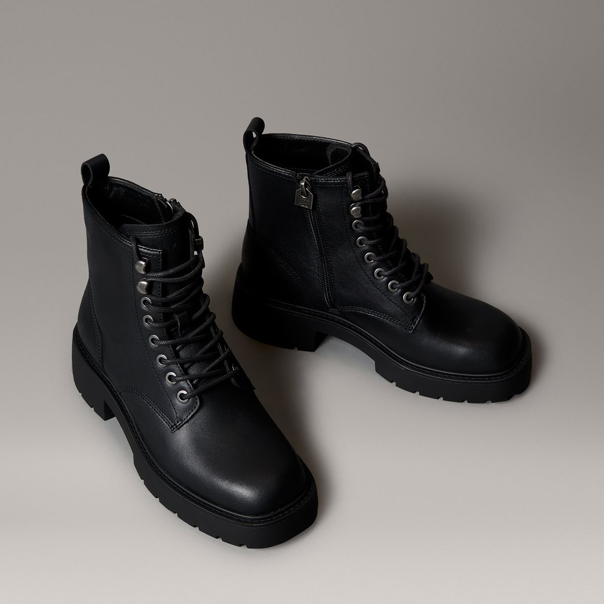 CALVIN KLEIN - Botas Chunky de Cuero Negro Calvin Klein