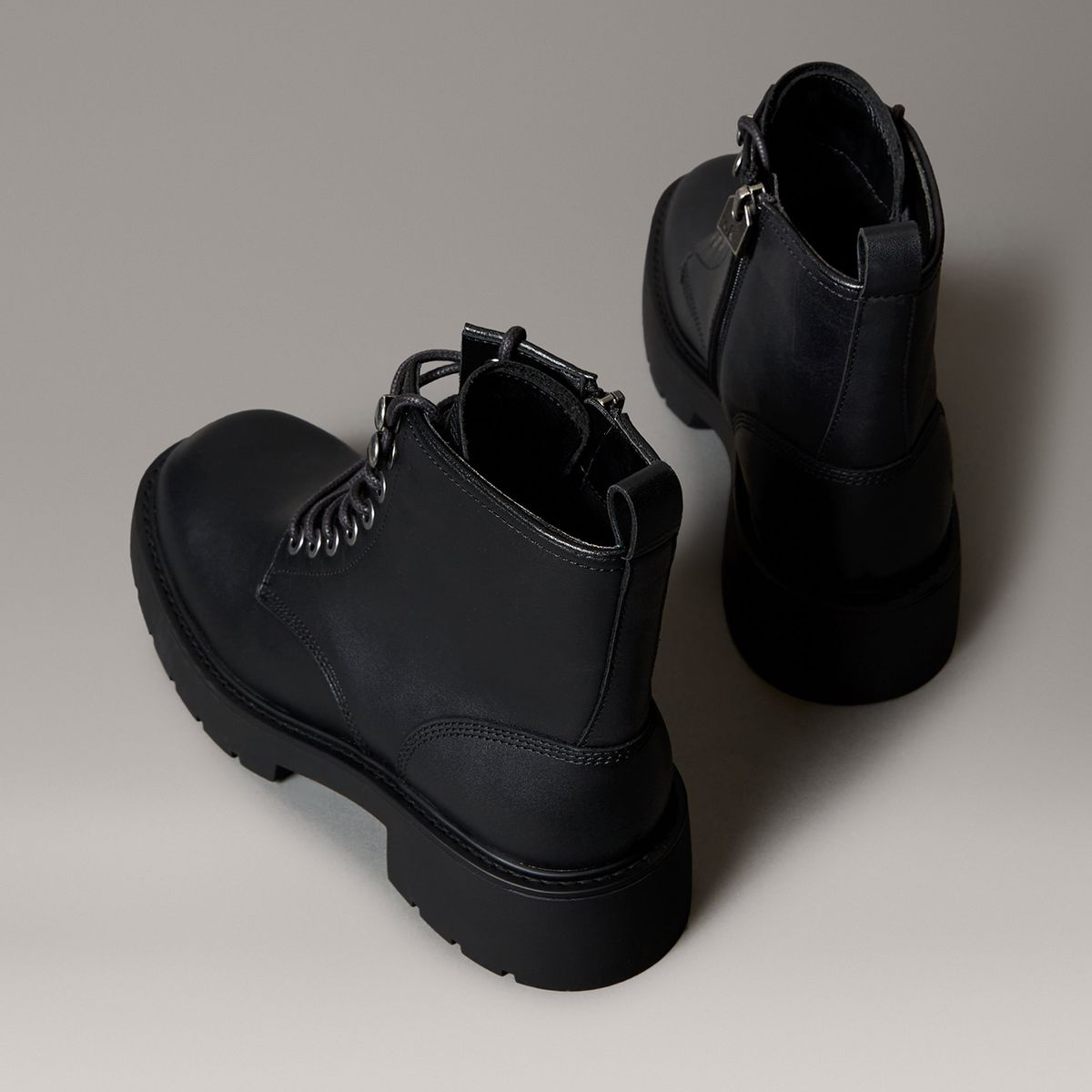CALVIN KLEIN - Botas Chunky de Cuero Negro Calvin Klein