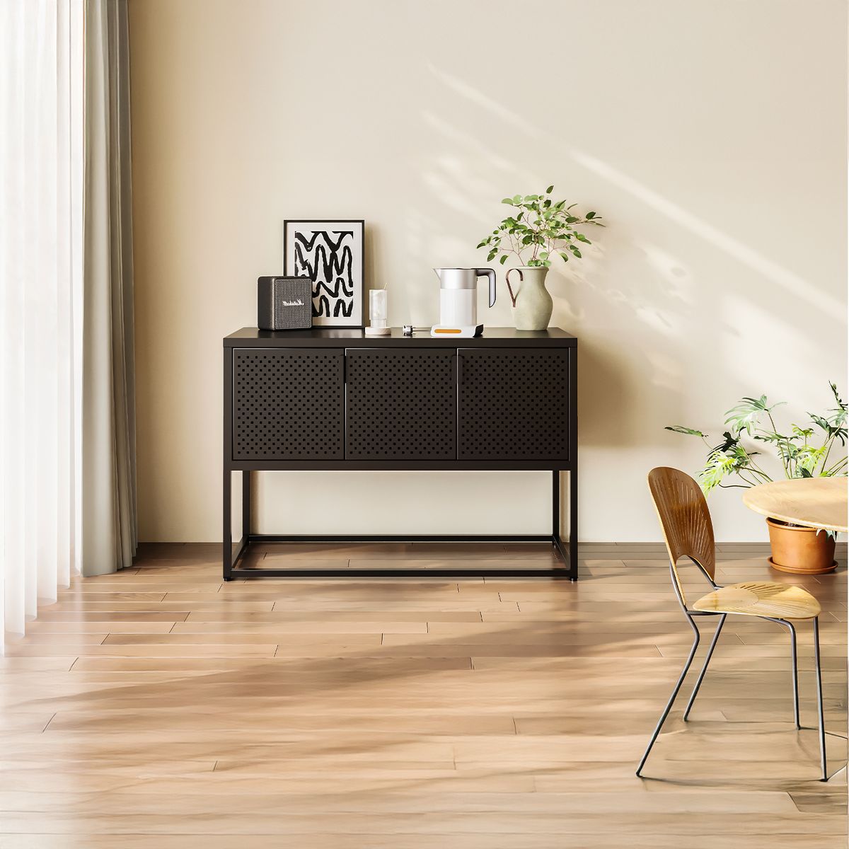 FORM DESIGN - Arrimo Medio Newton 3 puertas Negro Form