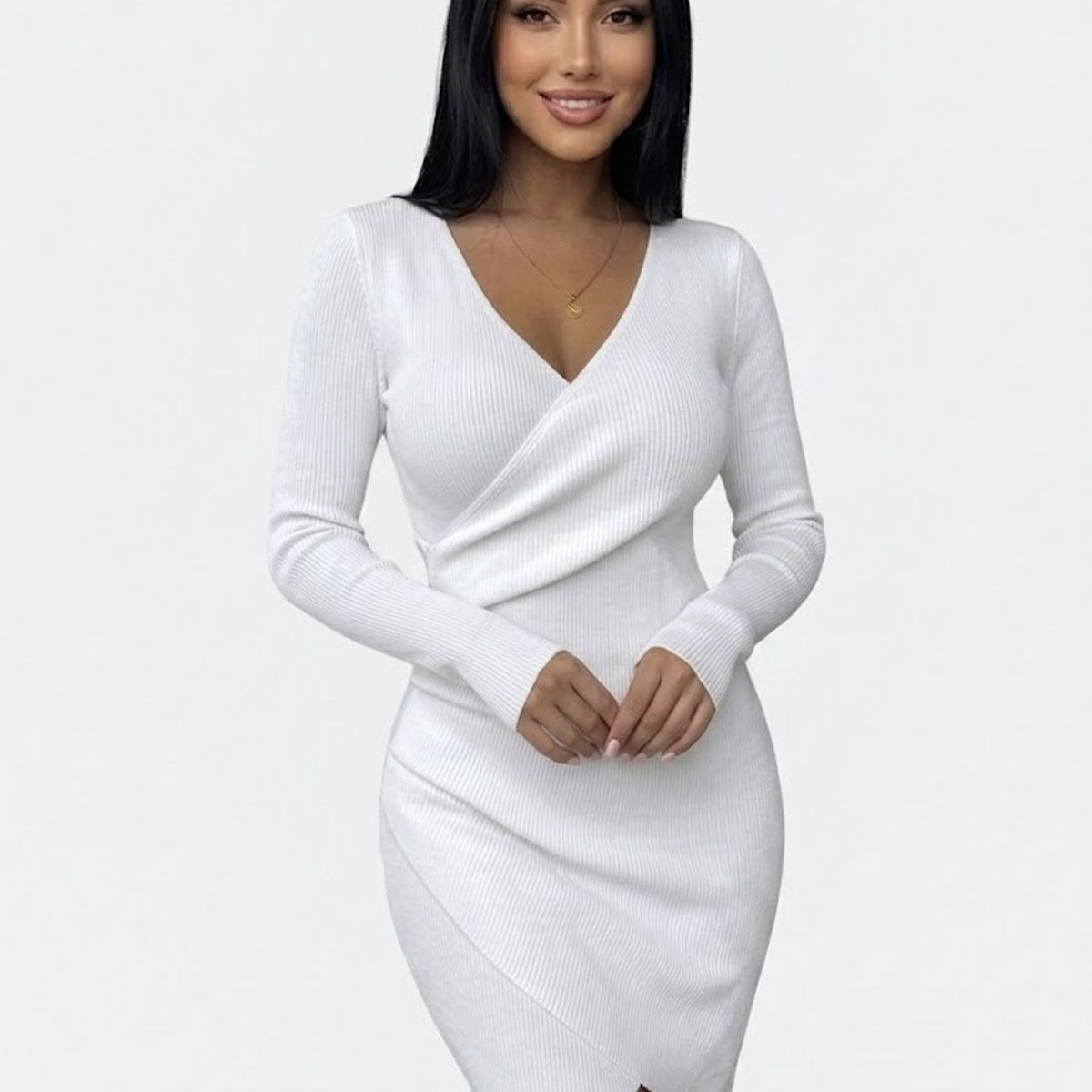 HAMI BOUTIQUE - Vestido Midi Ribbed Blanco Ajustado - Diseño Cruzado y Escote en V