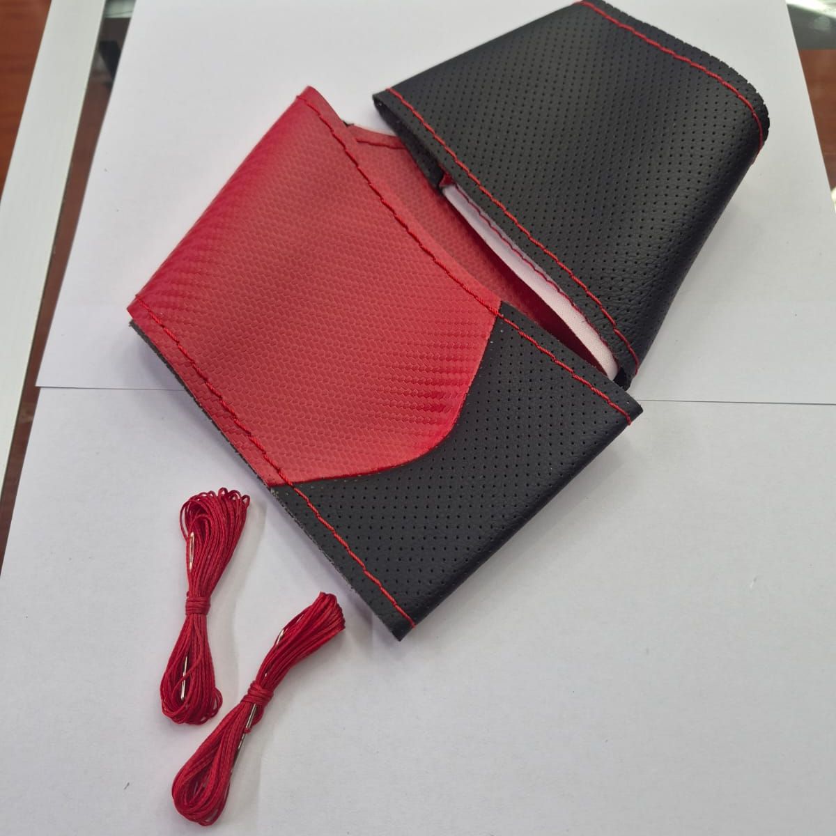 GENERICO - Funda Protectora para Volante diseño carbono rojo con negro hilo rojo