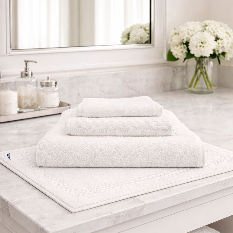 Set 4 Toallas SIGNATURE Cara+mano+cuerpo+piso 100% algodon alta calidad blanco