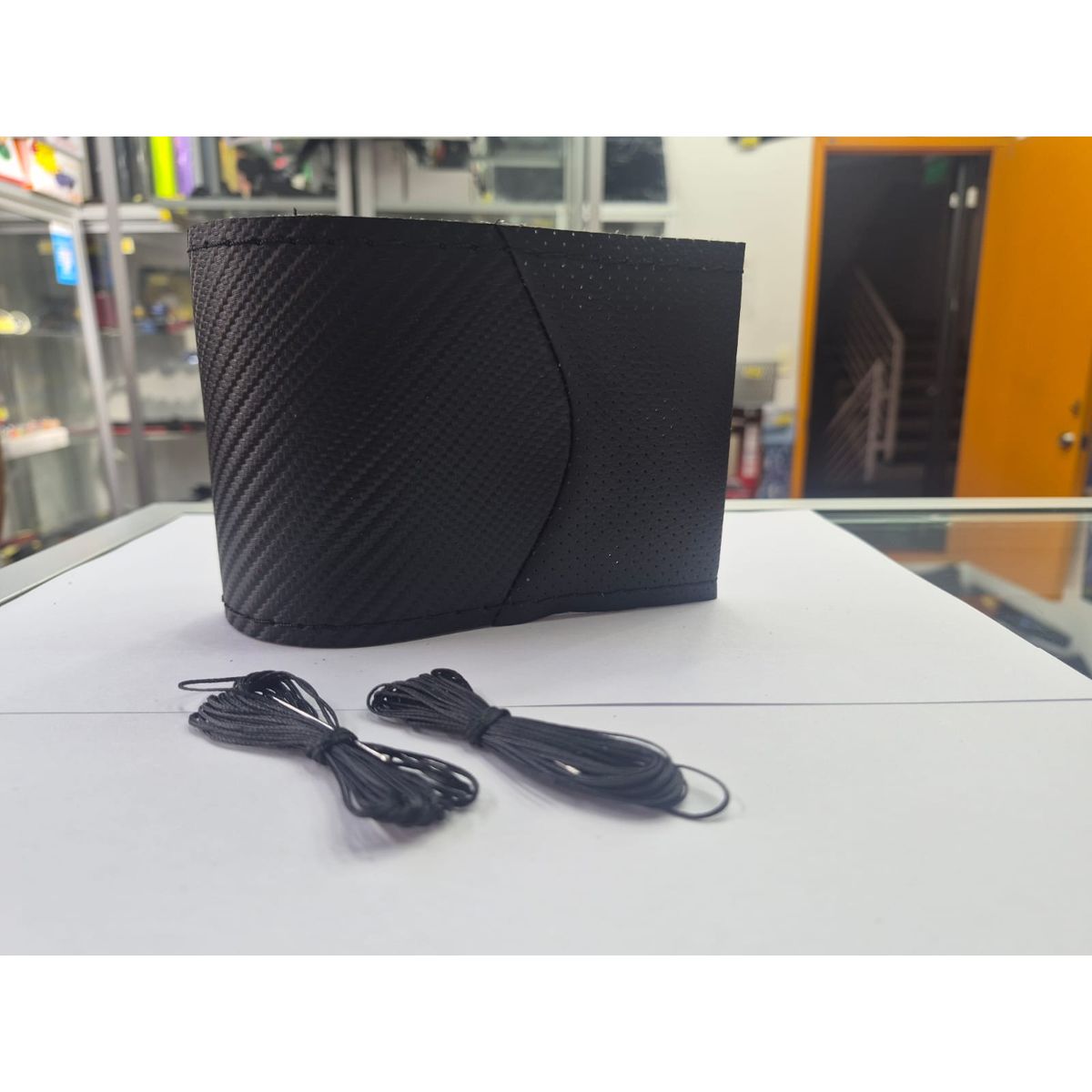 GENERICO - Funda Protectora para Volante diseño carbono negro con negro hilo negro