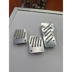 GENERICO - Set Cubre Pedales Deportivo 3 Piezas - Aluminio y Goma para Autos Manuales plata con líneas en gris