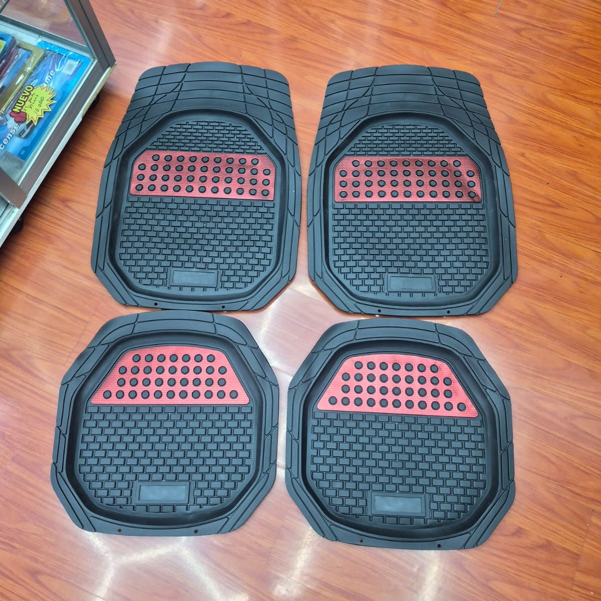GENERICO - Set alfombras pisos tapetes auto universal tipo bandeja 4pcs negro con rojo