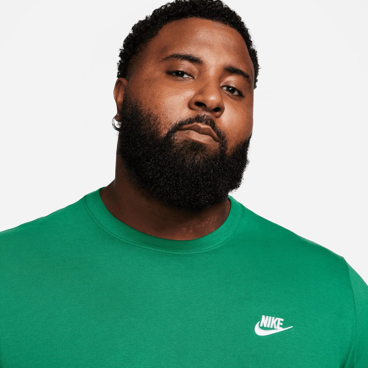 NIKE - Camiseta Nike Sportswear Club Verde Hombre