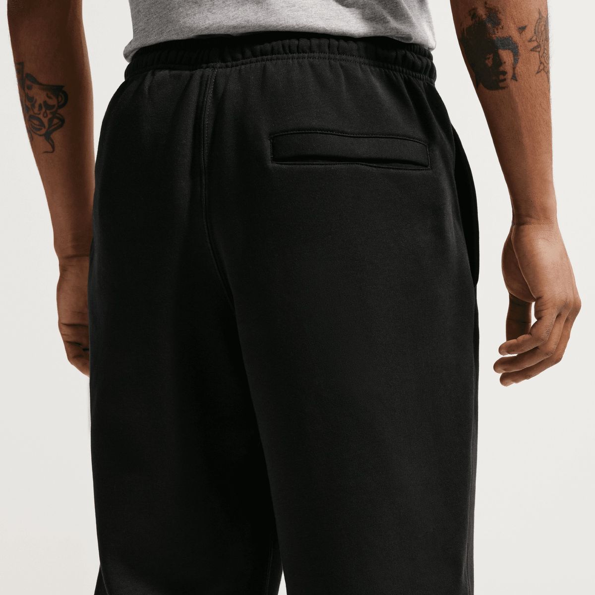 NIKE - Pantalón Buzo Nike Club Negro Hombre