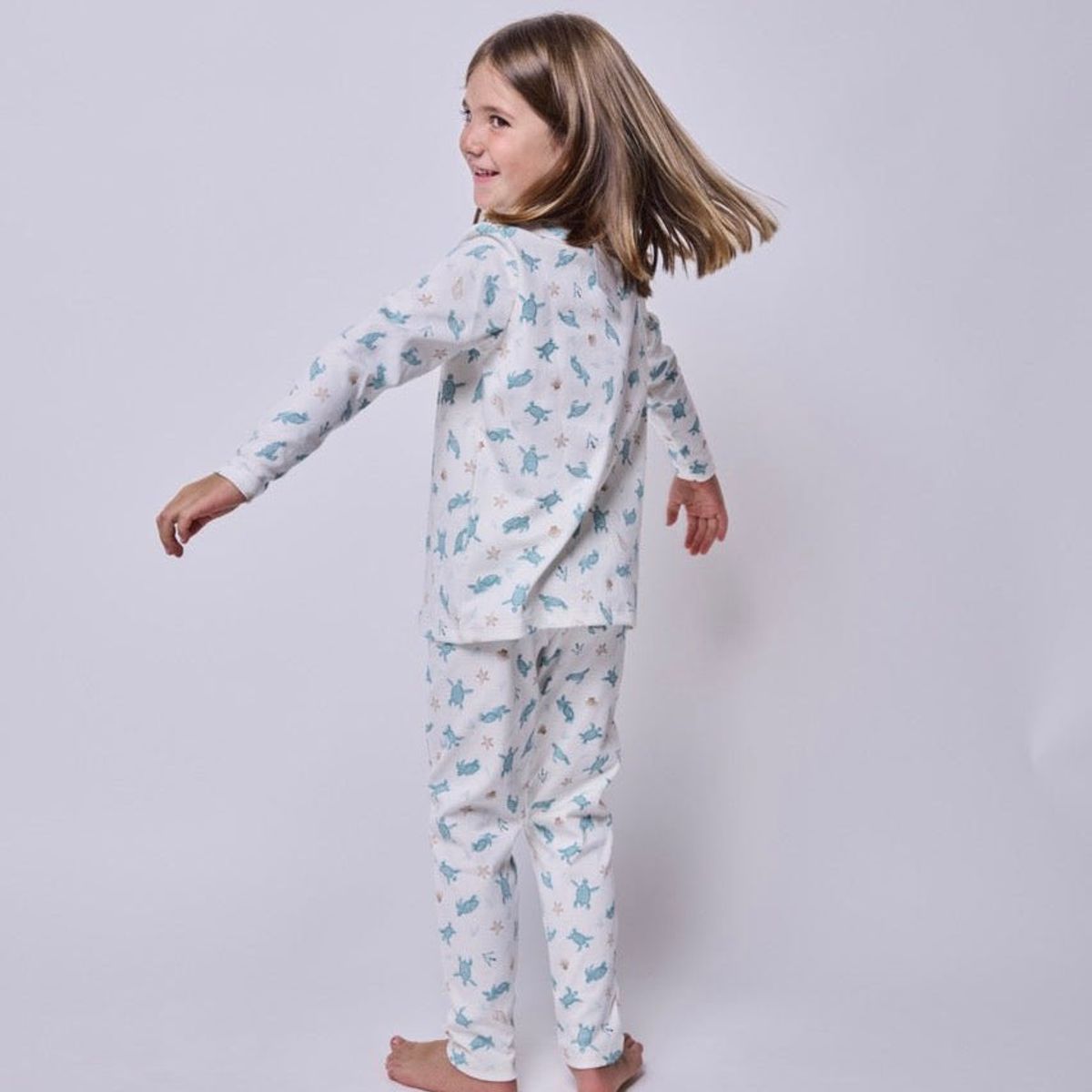 SIMPLY B - Pijama largo tortugas acuarela niña