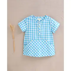 DADATI - Camisa niño de manga corta de cuadro vichy turquesa y bolsillo canguro