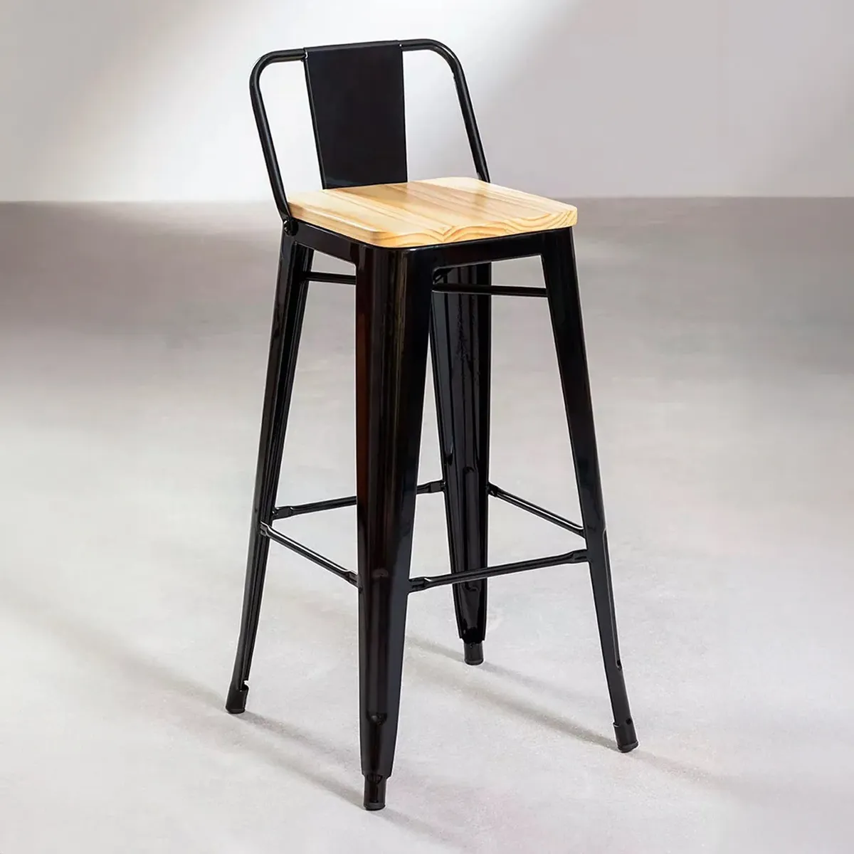 VENHOOUSE - Taburete Tolix Negro Con Asiento De Madera Clara De 66cm