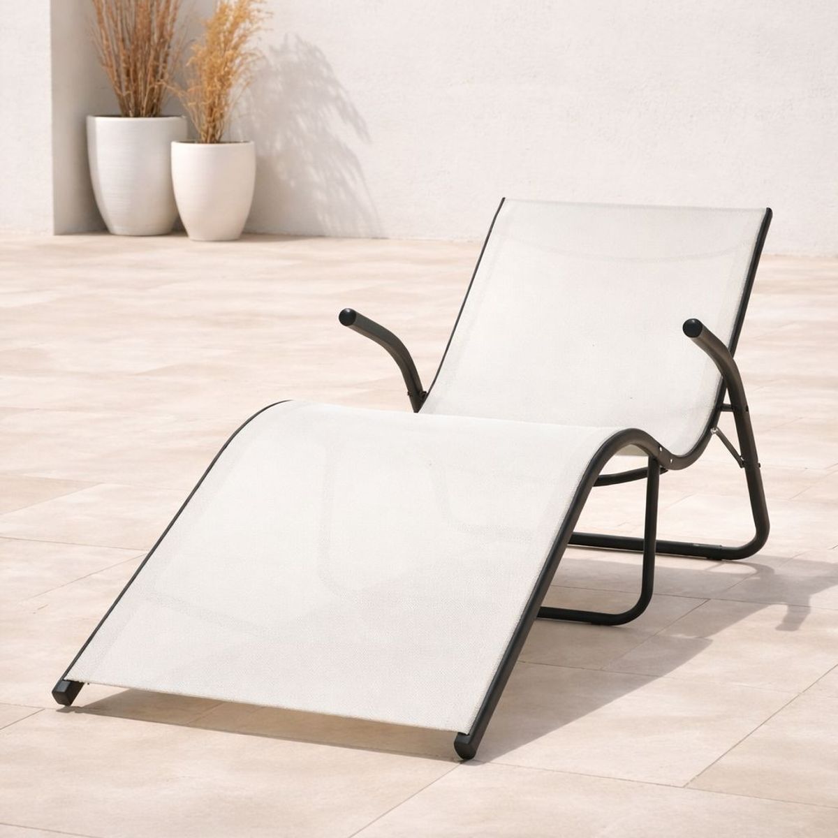 EN VARA'S MEATS & GRILL - Reposera Lounge Aluminio Plegable Beige En Varas