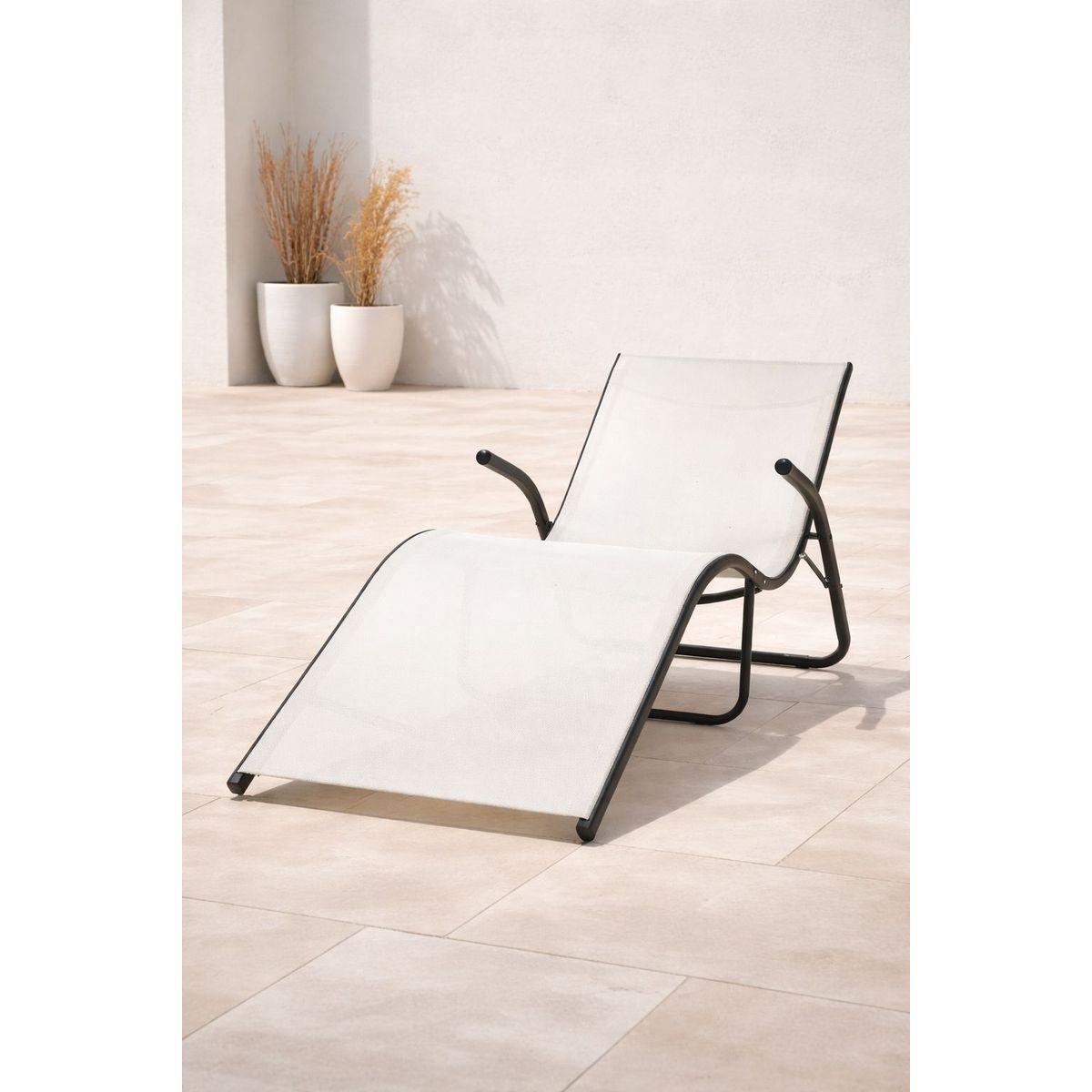 EN VARA'S MEATS & GRILL - Reposera Lounge Aluminio Plegable Beige En Varas