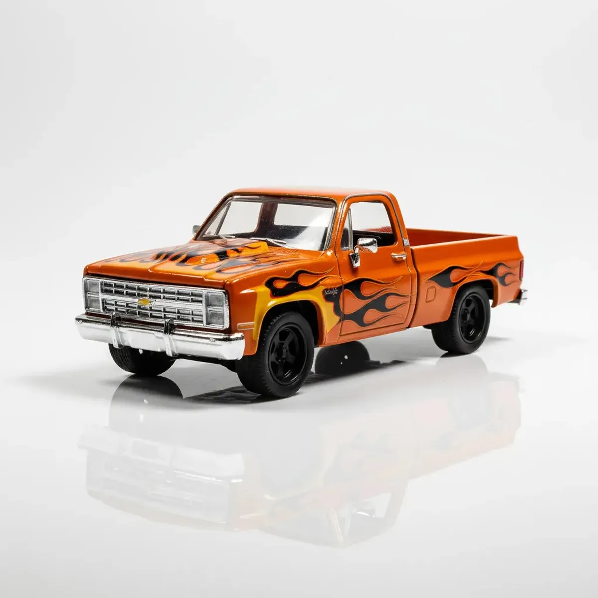 HOT WHEELS - Hot Wheels XL 83 Chevy Silverado Naranja Llamas 1/43 2026
