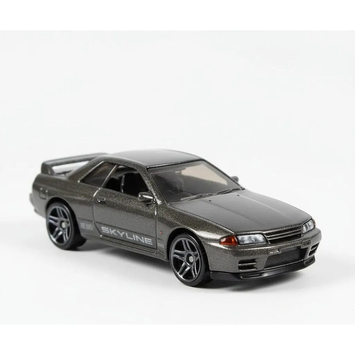 HOT WHEELS - Hot Wheels XL Nissan Skyline Gt-R BNR32 143