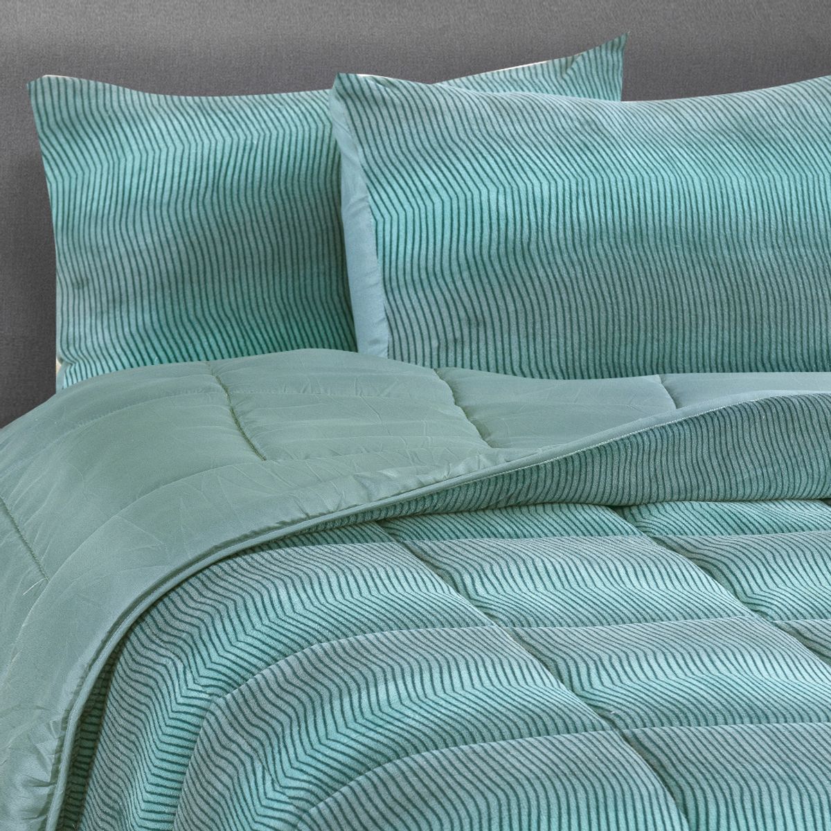ZAHR - PLUMON CORAL ESTAMPADO KING VERDE