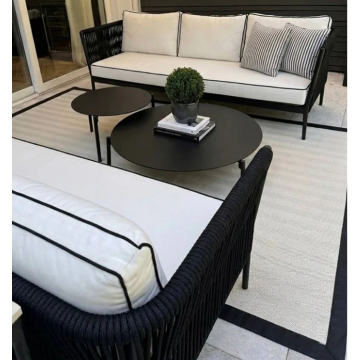 DECORUGZ - Alfombra Vinílica Lavable Grecia borde negro 150x200