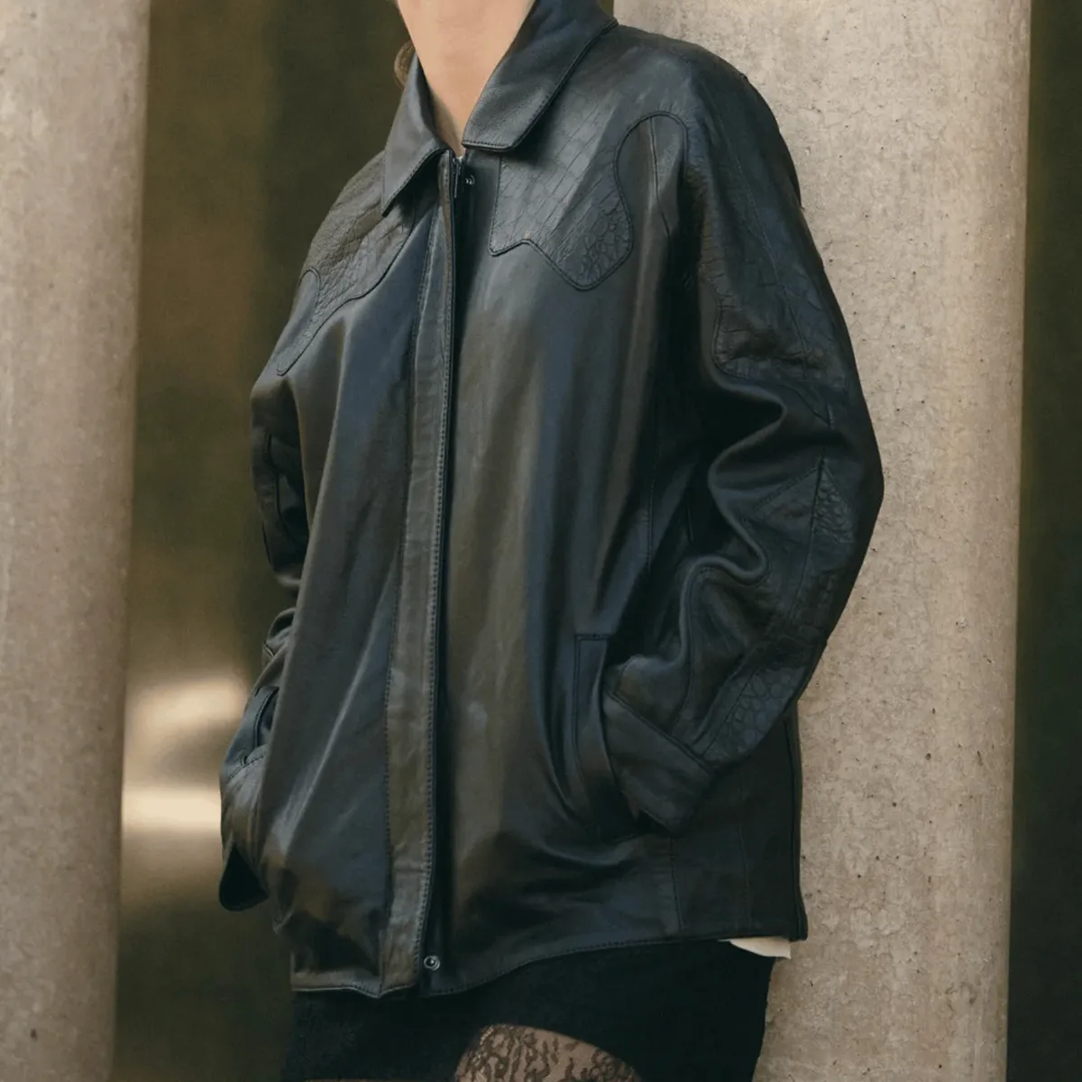 HER - Chaqueta Cuero Negro Croco  Cuero Liso + Croco