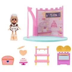 ROBLOX - Royale High Set Clase Reposteria Muneca Con Accesorios y Código Virtual