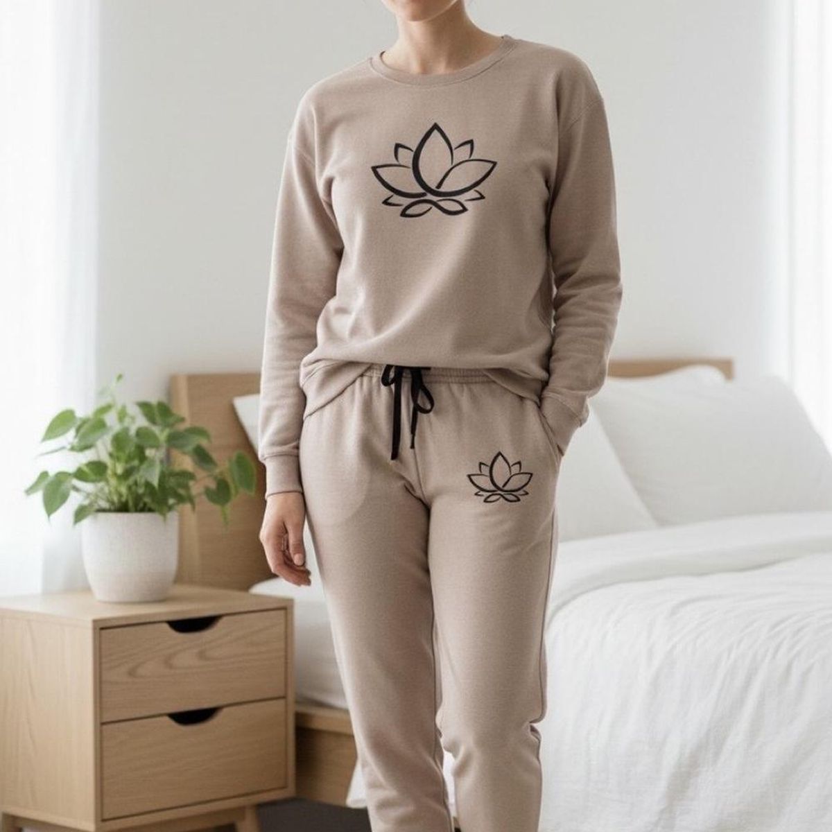 KOWHAI - Pijama Franela Mujer Estampado Flor de Loto Beige