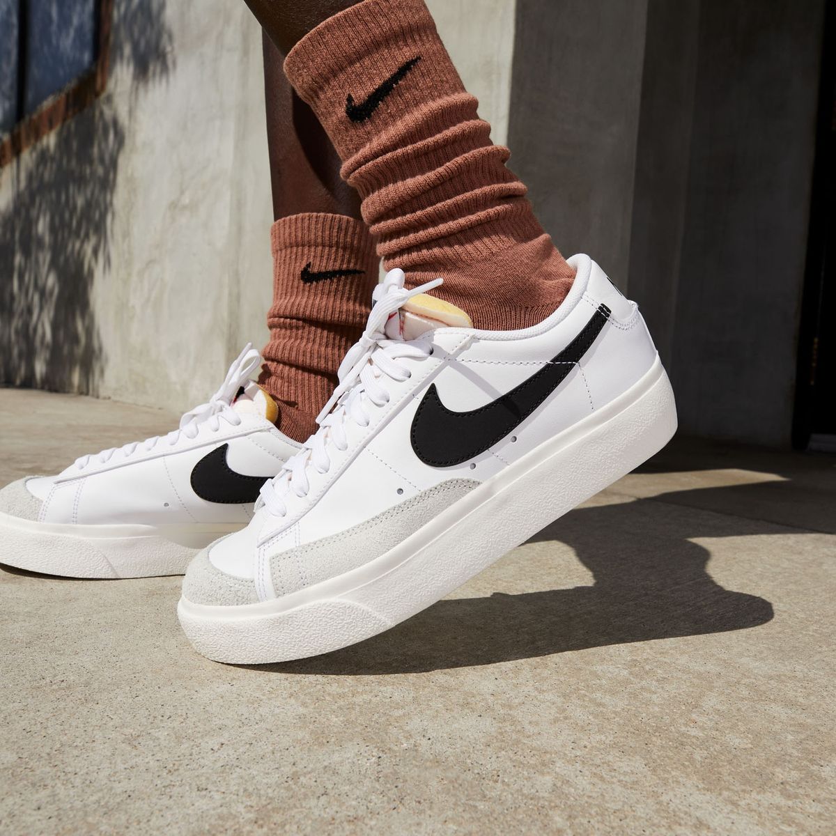 NIKE - Blazer Low Platform Zapatilla Urbana Mujer Blanco Nike