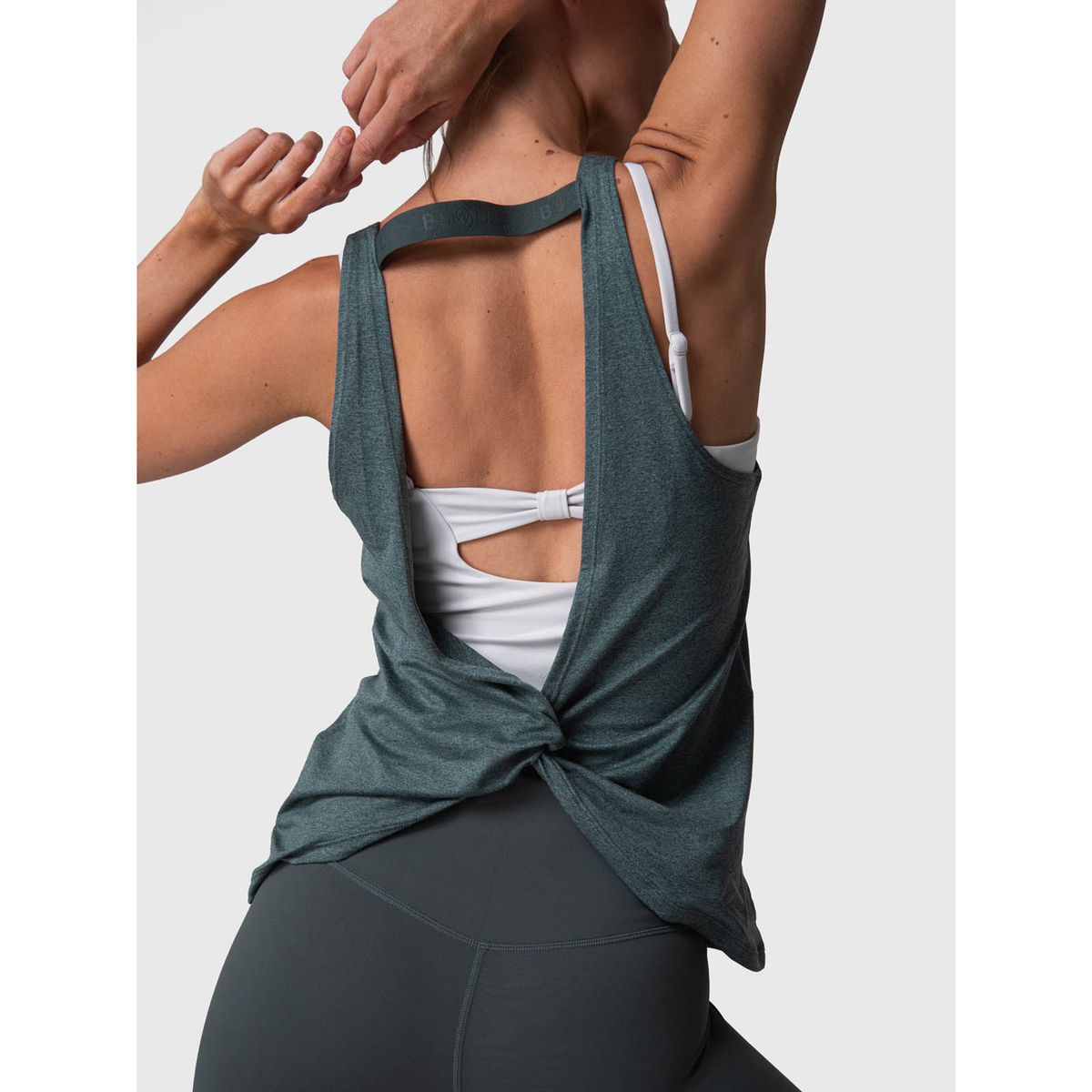 BSOUL - Polera Mujer Tank Cloe Aloe Verde BSOUL