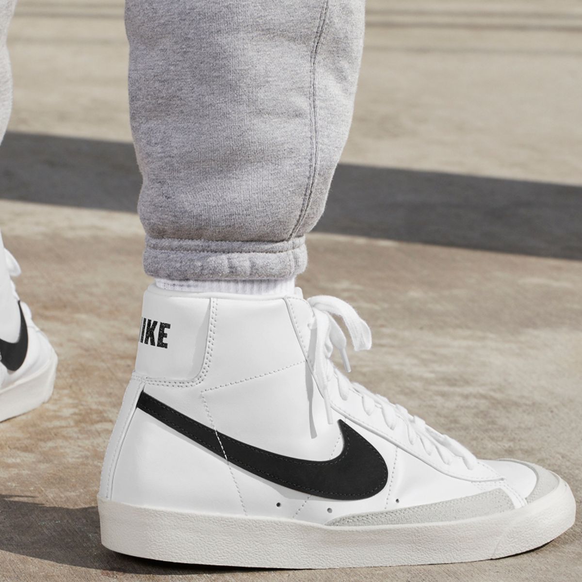 NIKE - Blazer Mid 77 Vintage Zapatilla Urbana Hombre Cuero Blanco Nike