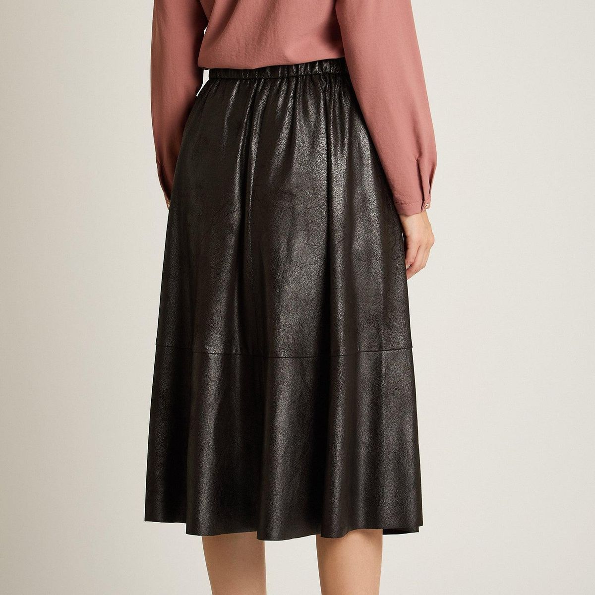 LORENZO DI PONTTI - Falda Midi Negra en Suede con Aplicaciones Metálicas