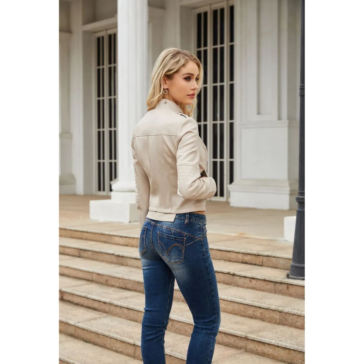 TIOZONEY - Chaqueta de PU de manga larga con tachas para mujer -Beige