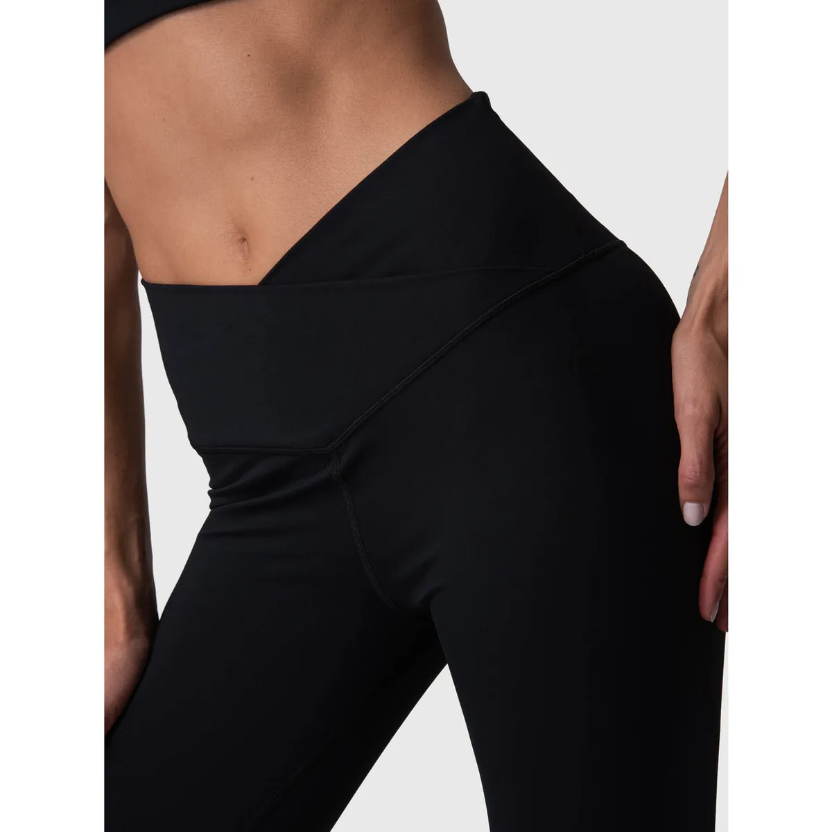 BSOUL - Calza Flared Aloe Negra BSOUL
