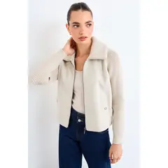 IO - Casaca Lisa Mujer Crudo