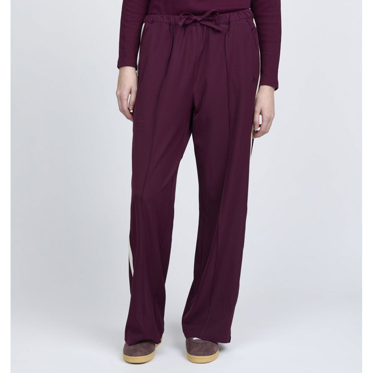ELLESSE - PANTALON MUJER ELLESSE LONDRES BURGANDY