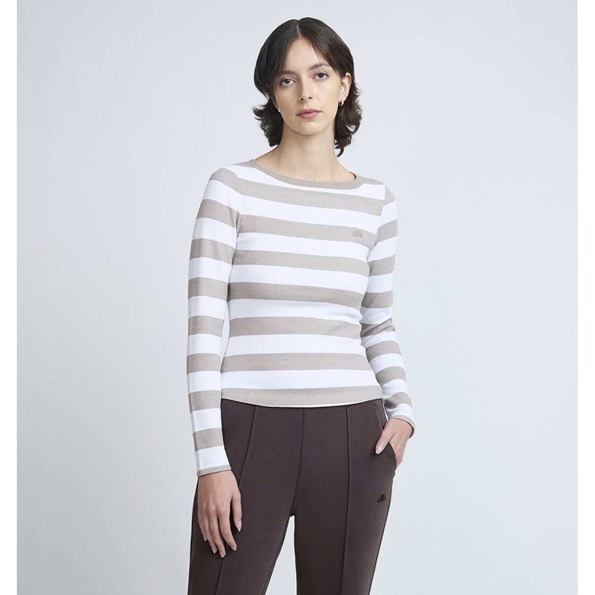 ELLESSE - POLERA MUJER ELLESSE LIA BEIGE/BLANCO