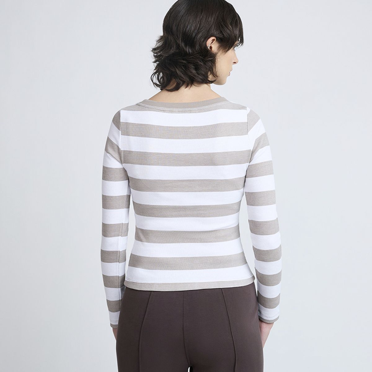 ELLESSE - POLERA MUJER ELLESSE LIA BEIGE/BLANCO