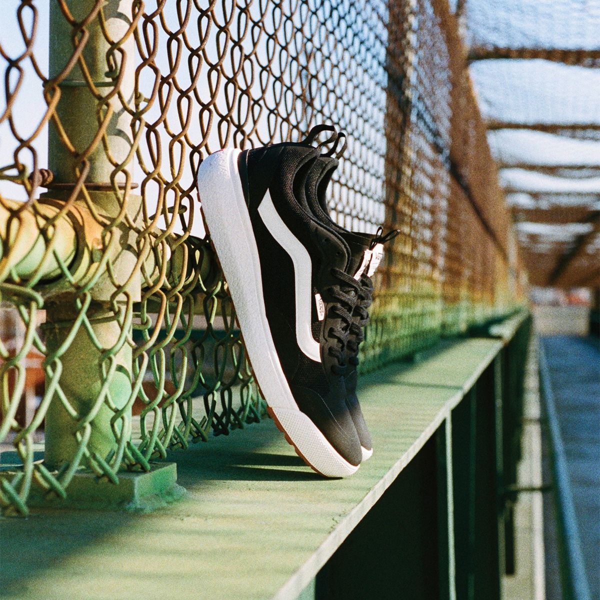 VANS - Ua Ultrarange Exo Black Zapatilla Urbana Mujer Negro Vans