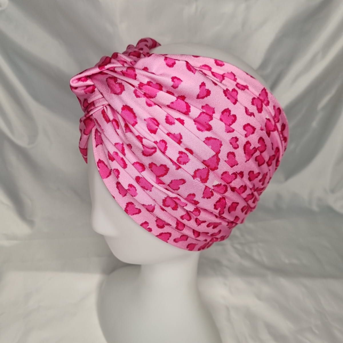 EL ESPACIO DE TOMMY - Turbante cintillo clínico lycra corazones fucsia