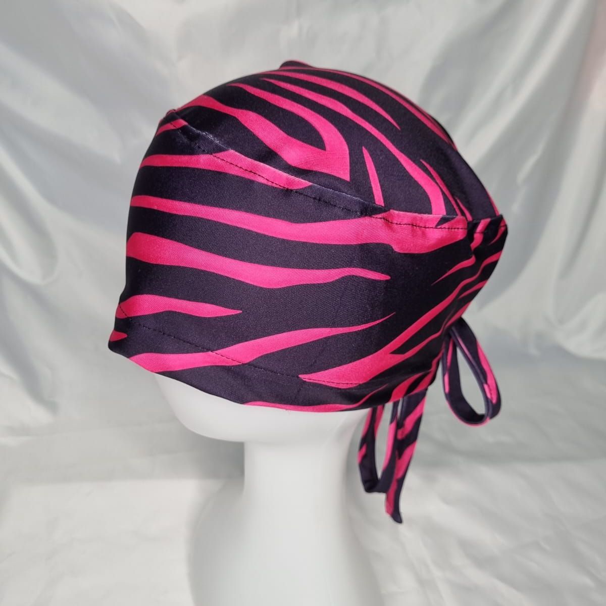 EL ESPACIO DE TOMMY - Gorro Clínico Lycra cebra fucsia y burdeo oscuro
