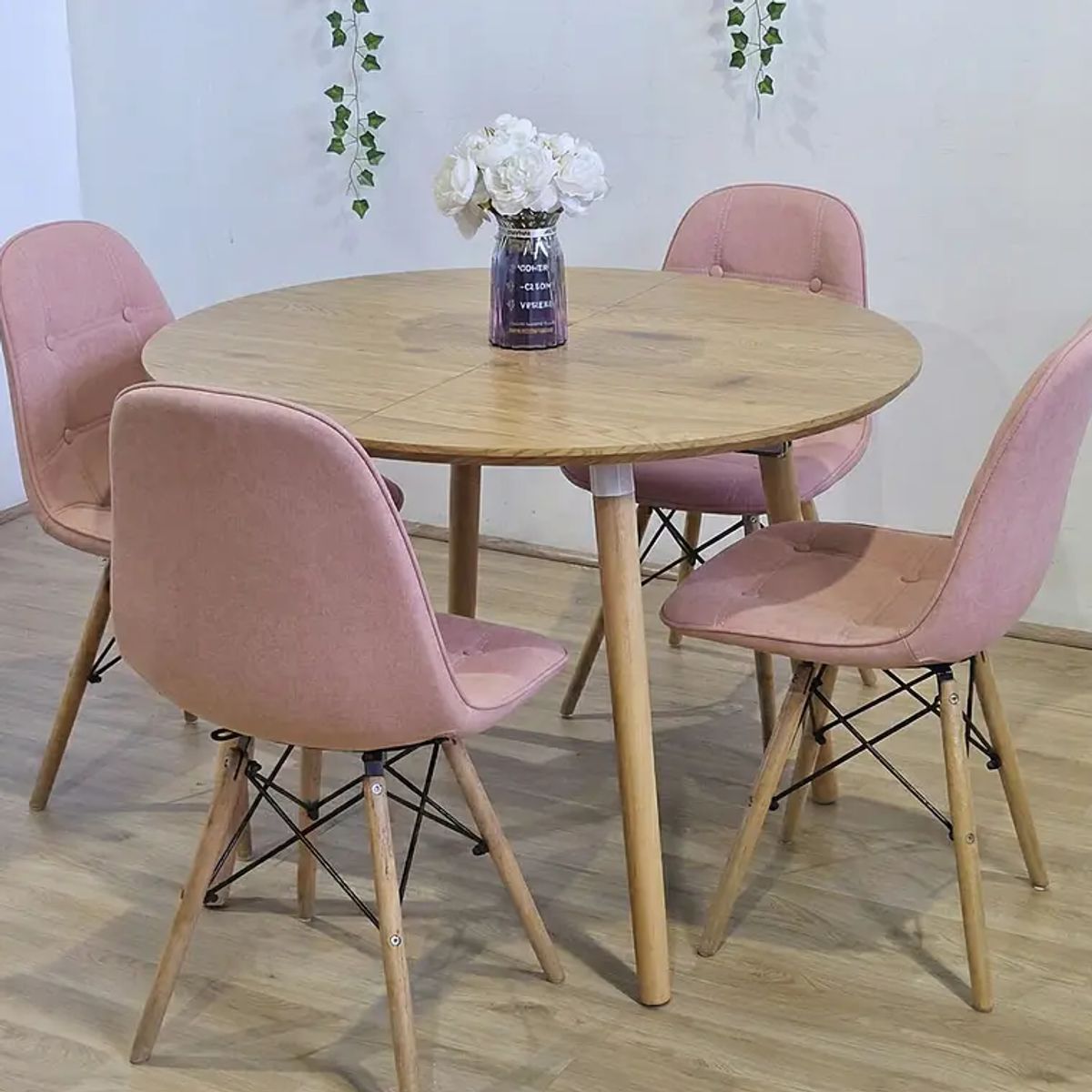 CORI CORI - Comedor Mesa Aura Wood 100cms + 4 Sillas Capitonne Eames Ecocuero