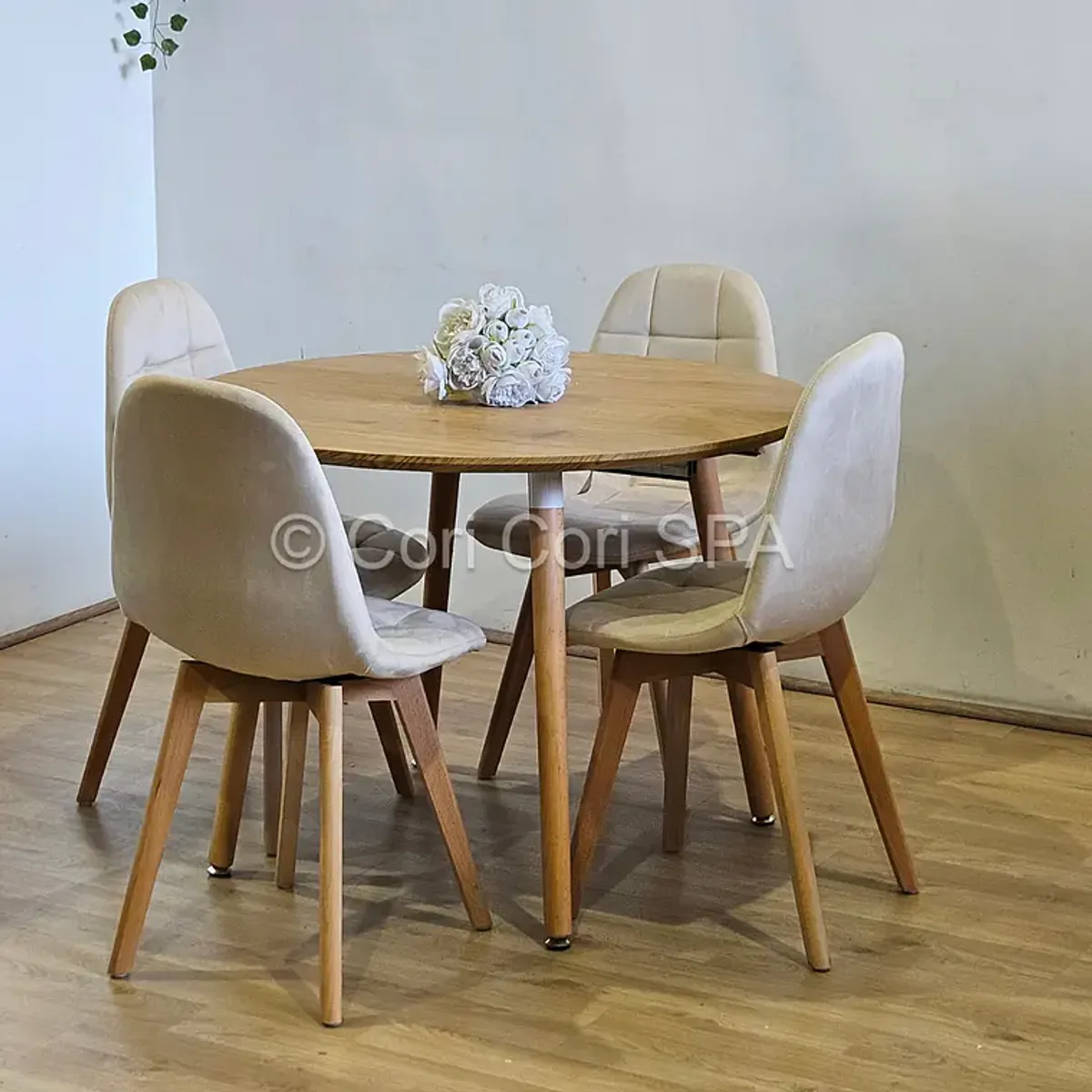 CORI CORI - Comedor Mesa Aura Wood 100cms + 4 Sillas Capitonne Lino