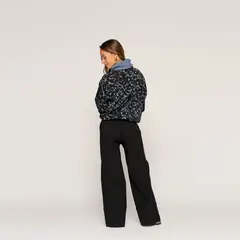 LUDOVICA - Sweater Índigo y Negro Relaxed Fit Cuello Tortuga