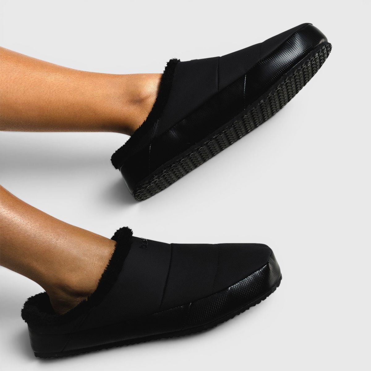 BLACK - Pantuflas Solid Black Black Bubba