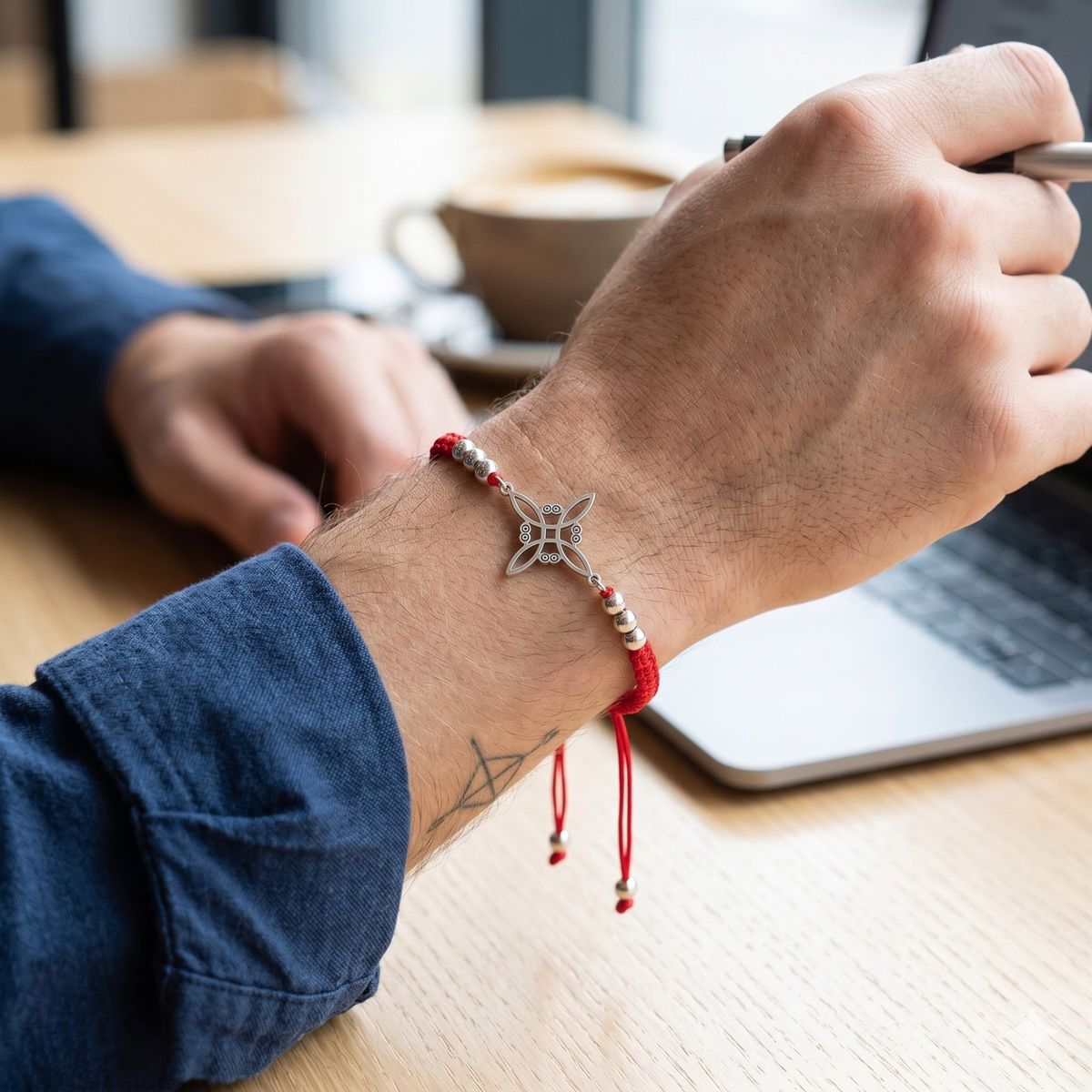 LK LUKSO - Pulsera Roja Tejida Nudo de Bruja Unisex