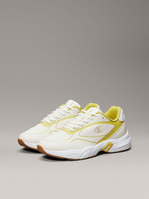 Zapatillas Retro de Malla Crema