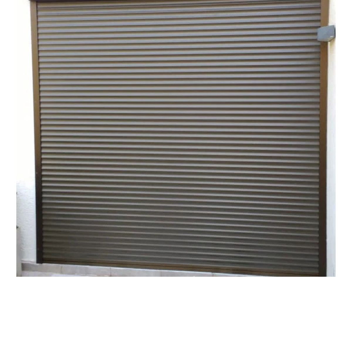 PERSIALUX - Persiana Exterior de Seguridad de Color Bronce de 1mts. Ancho x 1mts. Alto  Motorizada