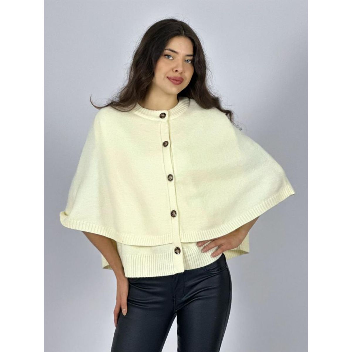 ENIGMATICA BOUTIQUE - Sweater Lana Abotonado tipo Poncho
