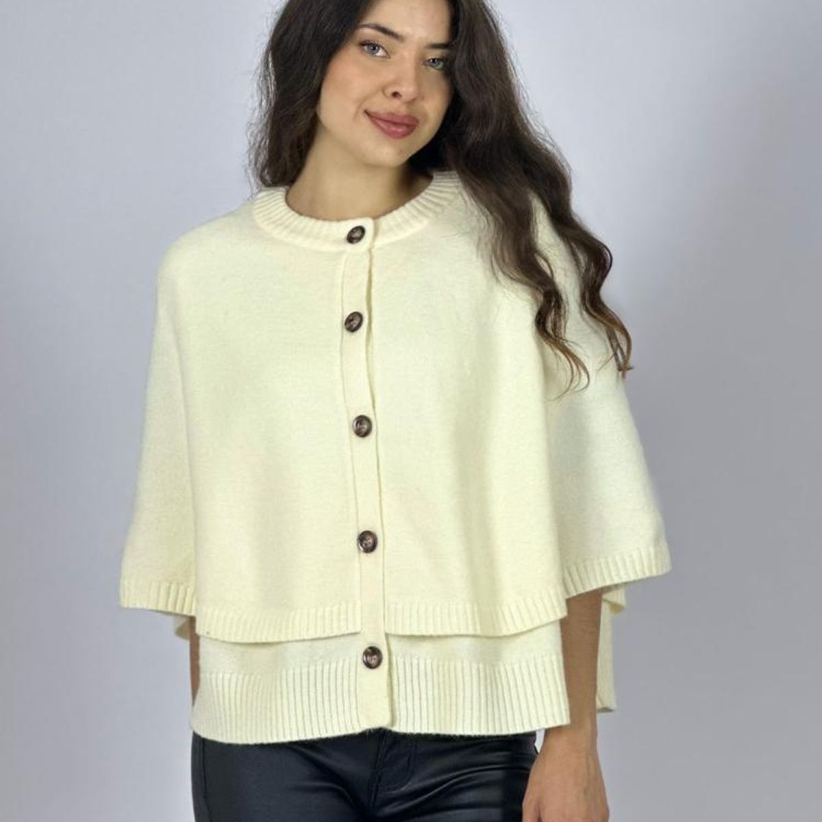 ENIGMATICA BOUTIQUE - Sweater Lana Abotonado tipo Poncho