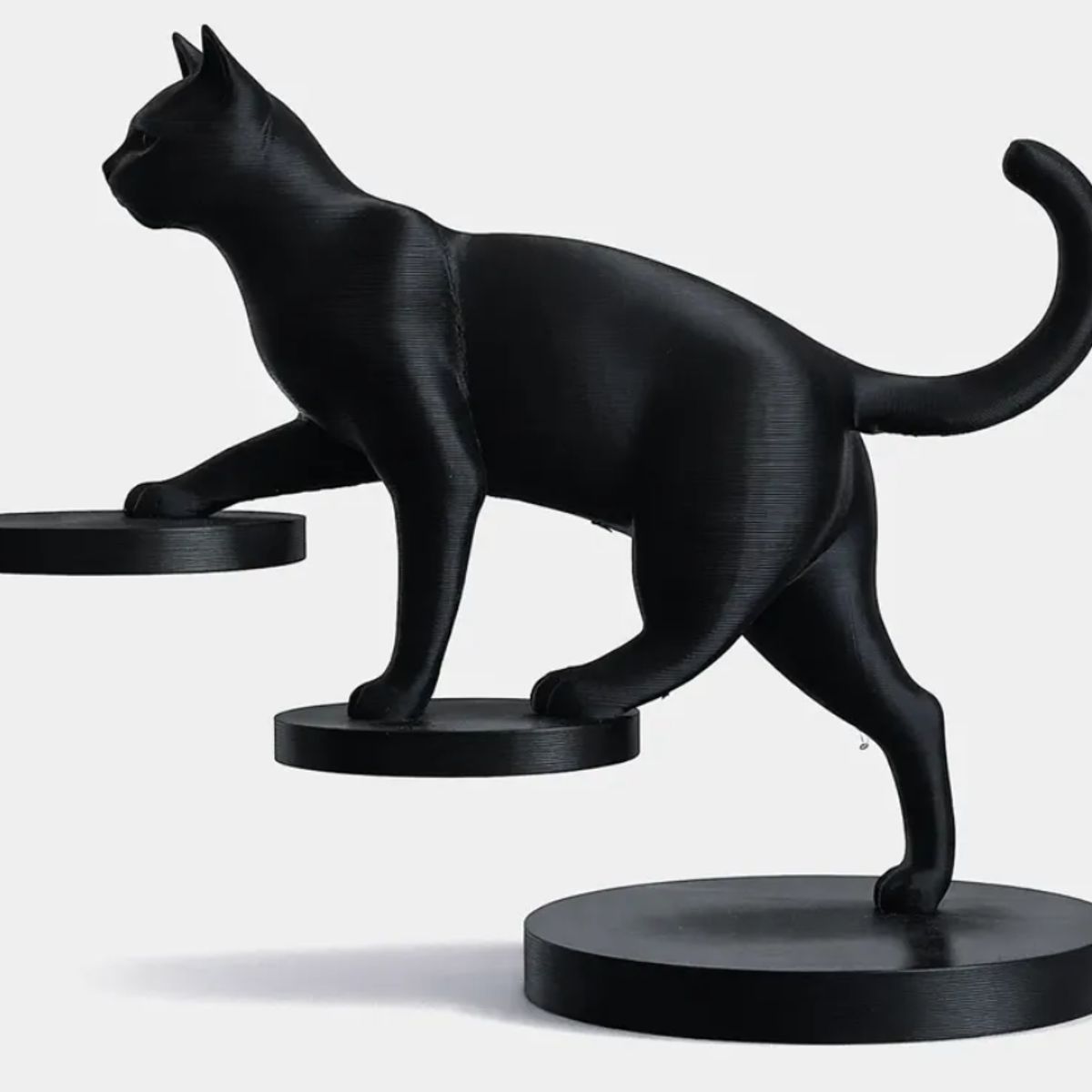 GENERICO - Estatua de gato equilibrado