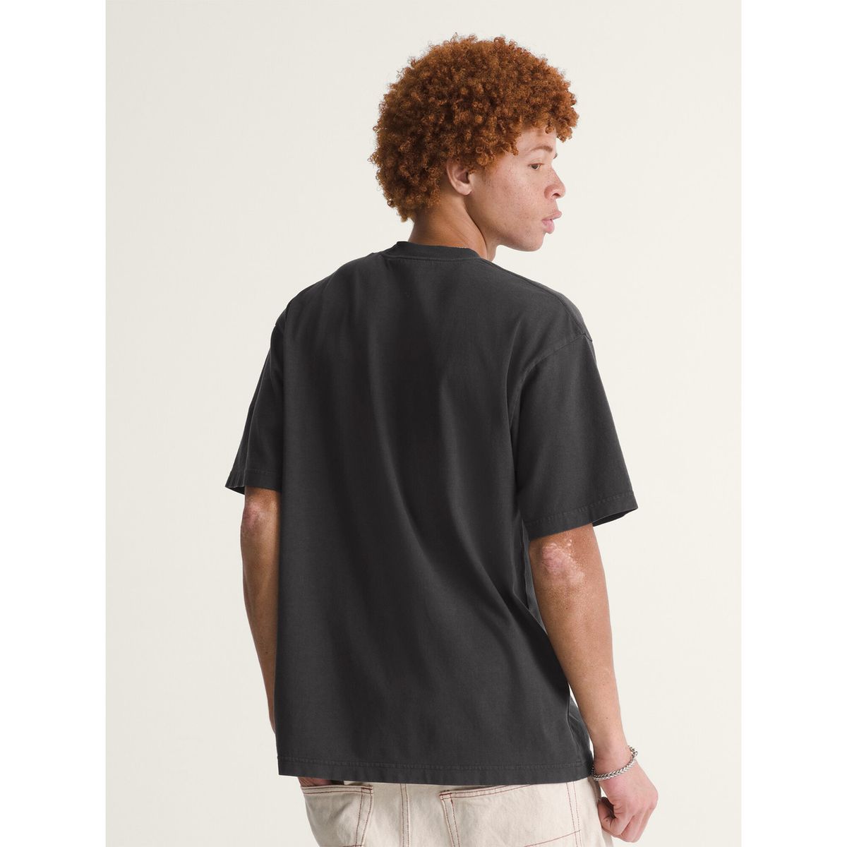 VANS - Polera MC Hombre Loose Fit Tshirt Negro VANS